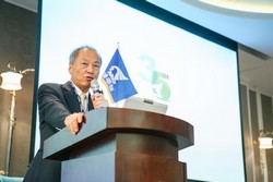 Harry Yu, chairman of Ares, gave speech to welcome attendees and introduced the core value— “Ares CARE” and future prospects of Ares.