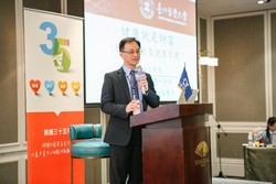 Po-Li, Wei, director and attending doctor of General Surgeon of Taipei Medical University Hospital, shared “Health is wealth— Colorectal cancer prevention and health management”.