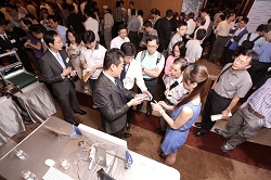 資通在會場展示採用 ciMes 的平板電腦應用，吸引眾多來賓駐足詢問。