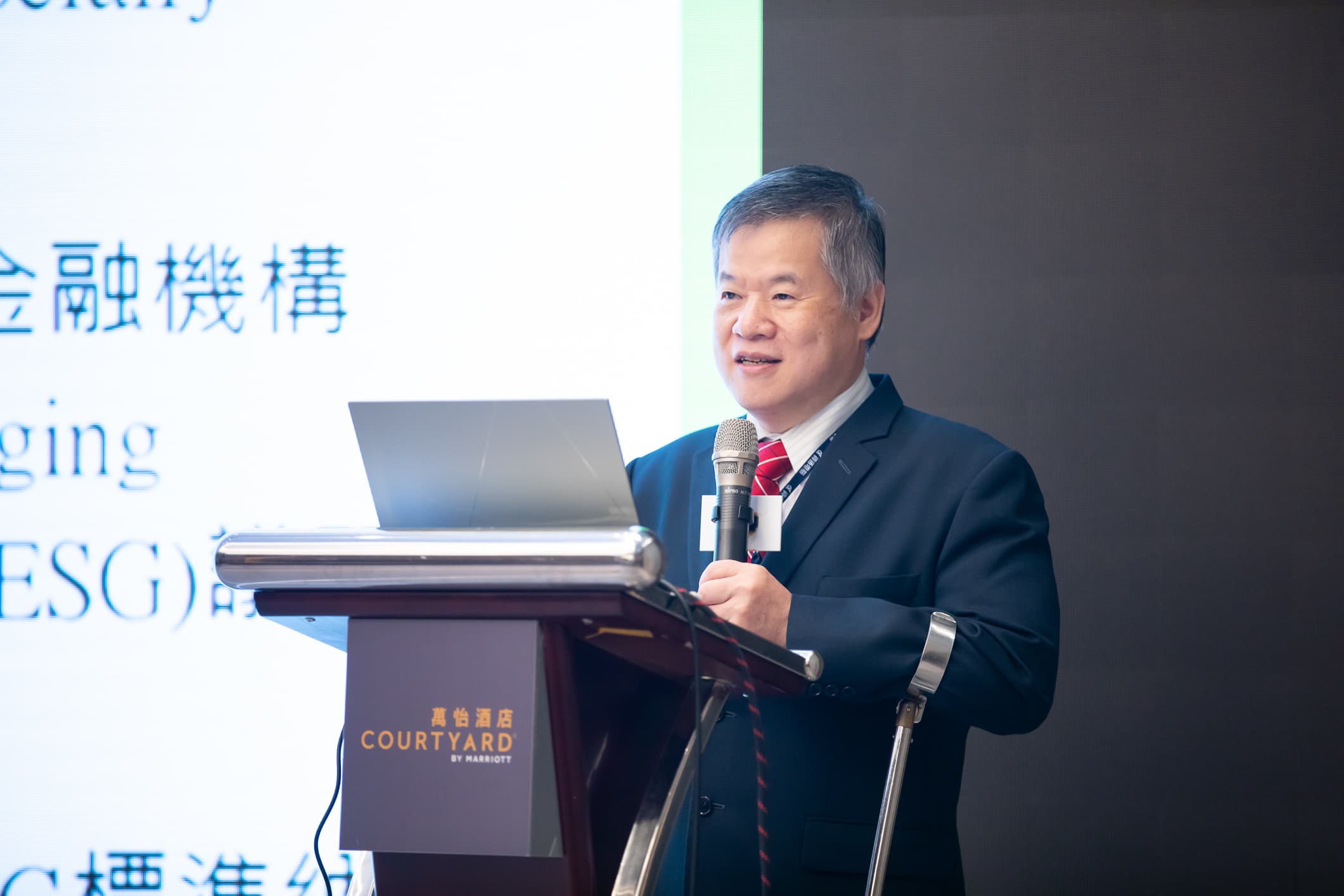 台灣經濟研究院吳中書董事長